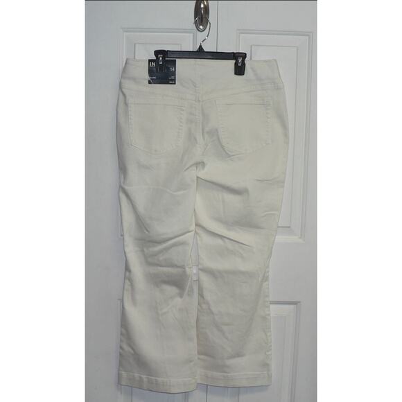 I.N.C Women's High Rise Pull On Flared Cropped Jeans in Bright White 14 $60 - Picture 3 of 4